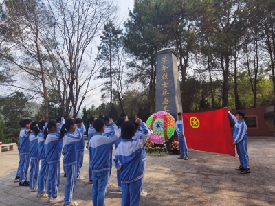 缅怀先烈，致敬英雄！平远多地举办清明祭奠革命先烈活动