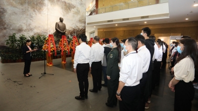 梅州举行叶剑英元帅诞辰124周年纪念活动