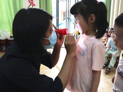 爱护牙齿从小做起！“关爱妇幼健康”志愿服务走进大园社区