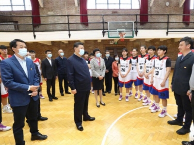 习近平：当代中国青年生逢盛世肩负重任