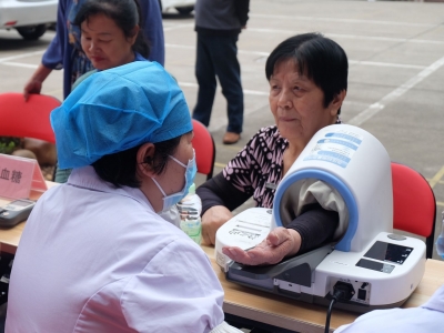 关爱“银发族”！梅江区这场义诊活动，为老干部递上健康“大礼包”