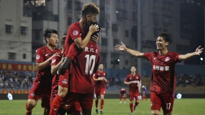 梁学铭、崔巍上下半场各进一球，2：1“猎豹”梅州客家首胜！