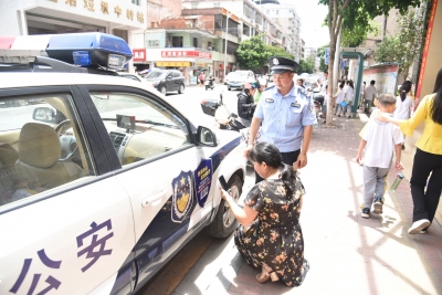 全时空提醒市民安装注册反诈APP！五华警车化身“反诈宣传员”