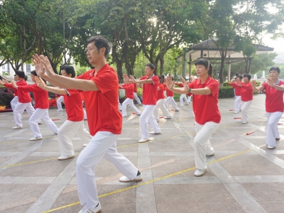 秀太极、展风采！梅城举行太极拳展演庆“五一”