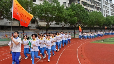 梅州“后浪”，你们奋斗的样子真燃！一起为初三学子打气助力~
