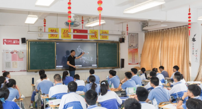 今年梅州高考报名人数3.2万人，共设19个考点990个考场！