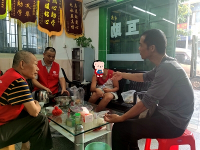 友善丨智障男子梅城街头流浪4天...终于回家了！