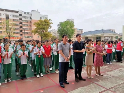 “大餐”来袭！科普大篷车开进梅县区德兴小学