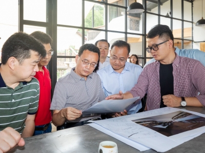 张爱军到梅江区调研民宿业发展：坚持标准化品牌化集群化发展民宿业态