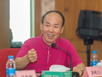 吴松山接受梅州日报记者采访：为梅州创新开展党史学习教育建言