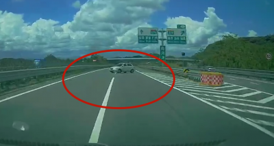 小车高速上调头，后车“老司机”吓得不轻...差点酿大祸！视频在这