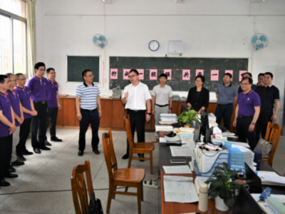 周小勇调研高考备考工作：为备战高考的广大师生加油鼓劲