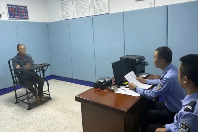 防火警钟长鸣！村民焚烧杂草引发山火，拘了！