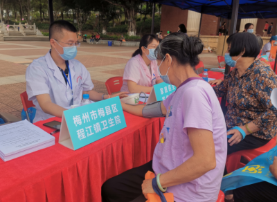 赞！“私人订制”服务，让群众有了“健康守门人”！