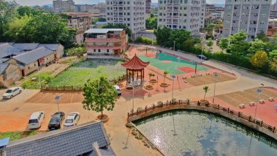 梅江区又一荒地变公园！屋门口就可以打球、散步，十分赞！