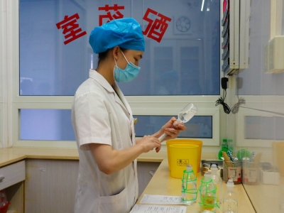 致敬，西阳镇卫生院里的“提灯天使”！