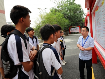 学习动态丨当校史遇上党史...五华的思政课堂不一般！