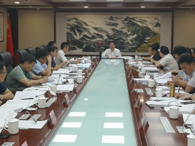 梅州召开全市经济形势分析月度会商及重点项目推进会：加快重点项目建设 促进经济健康发展