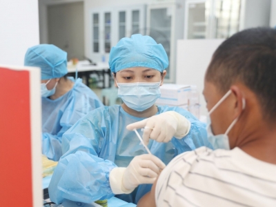 梅江区主要领导检查新冠疫苗接种工作：做实做细接种工作  筑牢全民免疫屏障