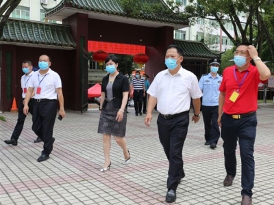 梅江区主要领导开展高考巡考工作 