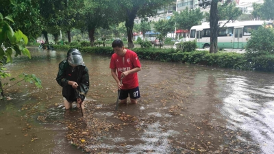 雨季总“看海”，梅城内涝“顽疾”如何根治？听听相关部门怎么说...