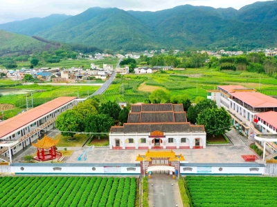 红色基因铸学魂！蕉岭这有所极具客家特色的校园...