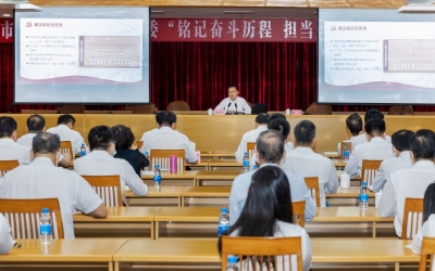 张爱军参加市府办机关党委党日活动并讲党课：传承弘扬红色交通线精神 推动苏区振兴发展步步高