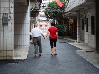 群众齐点赞！这些坑洼烂路变坦途，梅江区把实事办到家门口