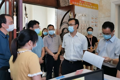 曾尚忠到梅江区督导检查疫情防控工作：加强防范从严从细落实防控措施
