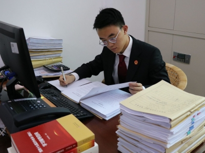 政法英模丨执行路上的“清障人”！他，是蕉岭法院执行法官张彬洛