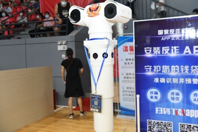 今天，五华威光体育馆新冠疫苗接种点来了个“靓仔”