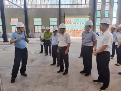 ​戚优华带队督导挂点服务企业和重点项目建设