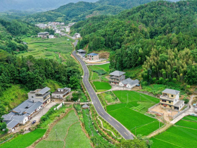 平远八尺至排下公路：是梅州最美农村路，更是百姓致富路