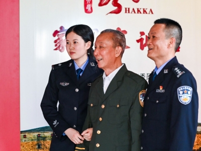 一颗赤诚心，三代警察情！看这祖孙三代人的“警”秀年华~