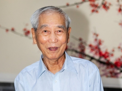 著名画家南岭梅接受梅州日报记者专访：山中梅花自在开，横斜无须费心裁！