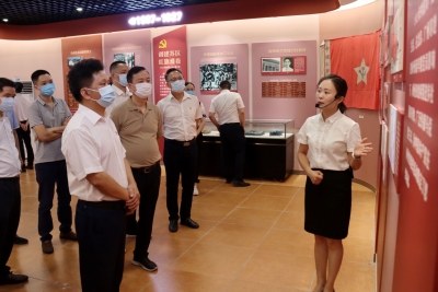 市国资委党员干部参观中共梅州地方历史主题展览  