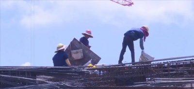 致敬！炎炎烈日下，他们依然坚守在一线岗位，加快重点项目建设！