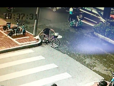 帮转！市民志愿服务时丢失物品，监控发现被人捡走！盼找回！