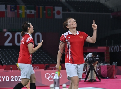 梅州妹陈清晨挺进四强！奥运会羽毛球女双四分之一决赛收拍