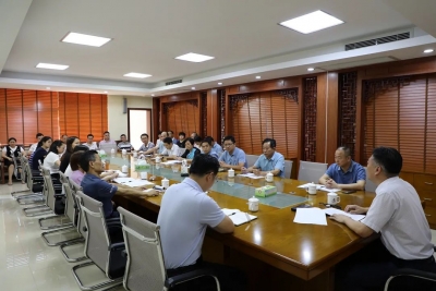 重温百年史 奋进新时代！熊锋松为大埔县府办第一支部党员干部上党课