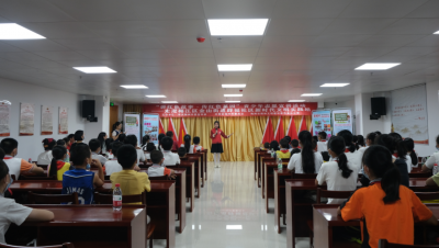 红色故事我来讲！这场青少年志愿宣讲活动走进梅江区群福社区~