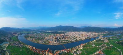 尖峰笔丨新时代需要实干担当的“攀登者”