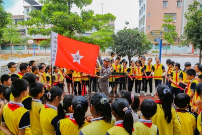 学习动态丨梅州市“党史教育进校园 红色基因代代传”巡回展走进蕉岭城东学校