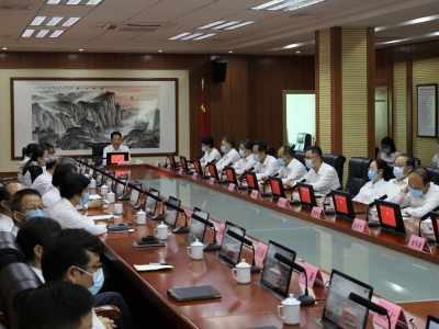 梅江区干部群众收听收看庆祝中国共产党成立100周年大会