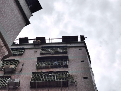 消除“头顶上”的安全隐患！梅县这小区的住户心不慌了