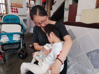 谁来帮帮他？7岁男孩自小重病缠身，高昂医疗费愁坏一家