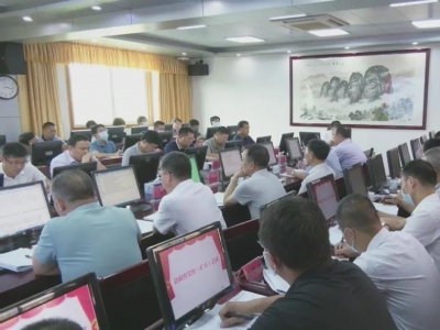 周小勇主持召开第15次平远县政府常务会议 