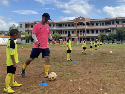 从娃娃抓起！梅县区梅西镇开展暑期足球青训营