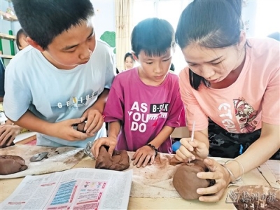 巧手捏出多彩童年！丰顺县潭江镇大胜小学开展陶艺进校园活动