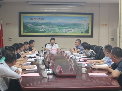 梅江区西阳镇召开S223线西阳段沿线铁皮瓦整治工作部署会